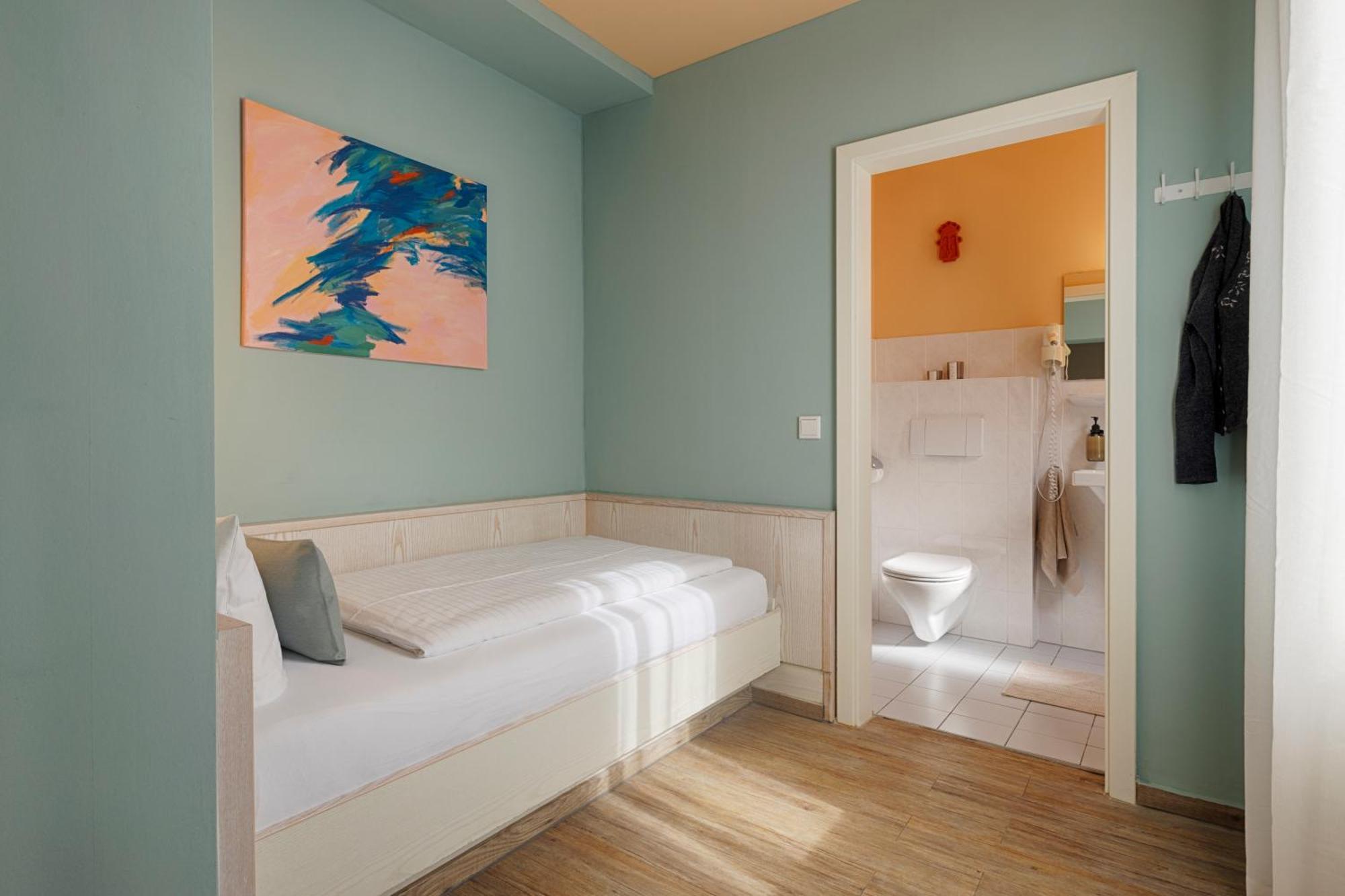 Hotel Kunterbunt In Wuerzburger Innenstadt Esterno foto